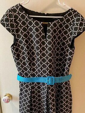Tahari Flared black Geometric sleeveless dress w/belt size 14 NEW